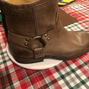 FRYE SHORT HARNESS BOOTS. Size 7. Gray but looks more taupe. Look brand new.